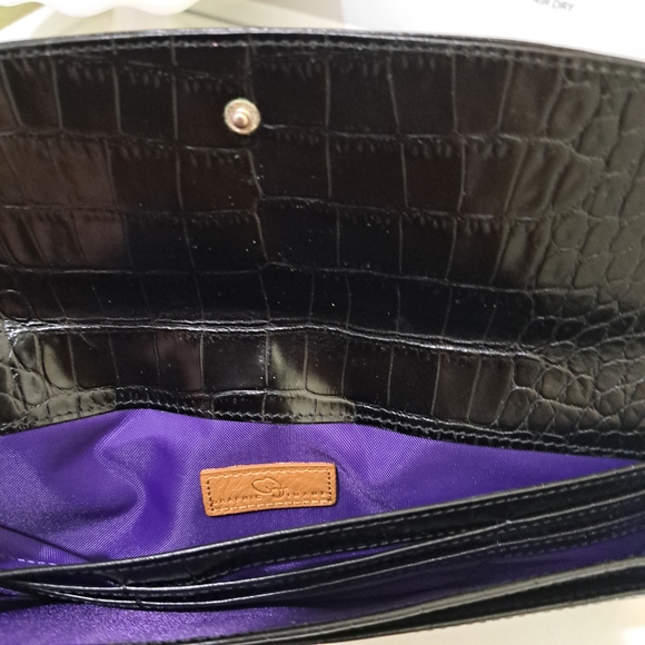 Graphic Image Embossed Faux Crocodile Leather Clutch - Picture 5 of 8